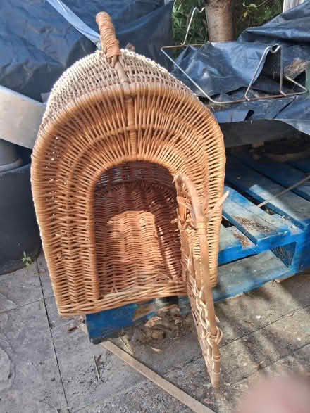 Photo of free Wicker cat carrier (Peckham/Nunhead) #1