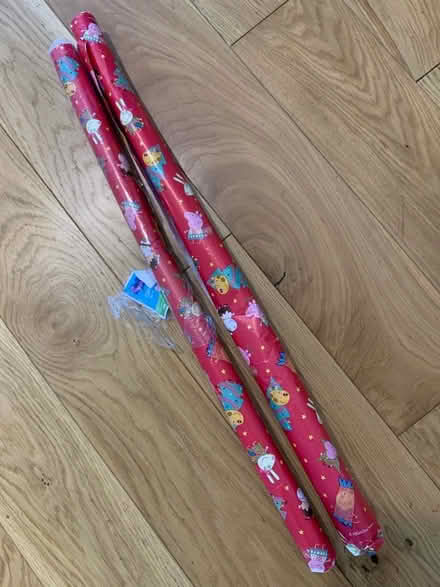 Photo of free Peppa Pig childrens’s Christmas wrapping paper (Combe Down) #1