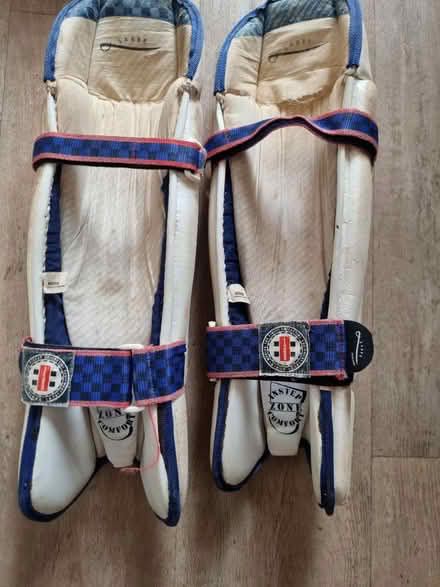 Photo of free Mens wicket keeping pads (Sale M33) #2