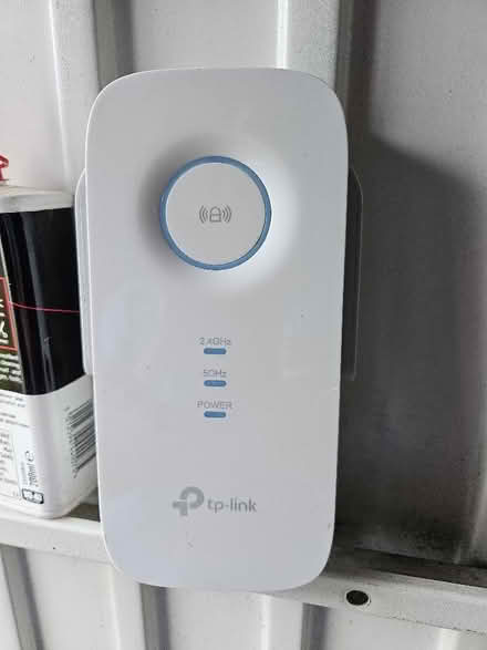 Photo of free TPLINK wireless range extender (Romiley SK6) #1