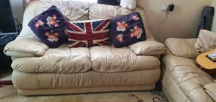 Photo of free Cream Leather settee with armchair (Greenstead CO4) #4