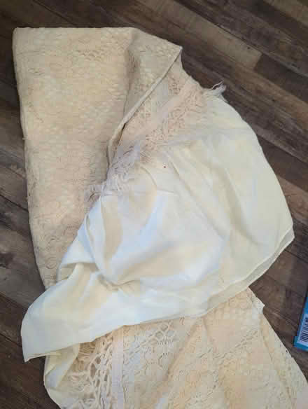 Photo of free Queen duvet (8 Exeter Drive) #1