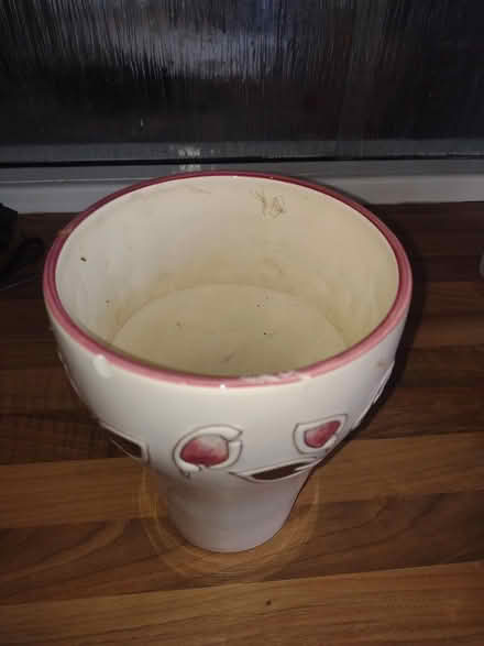 Photo of free Vase (Hatfield, Herts AL10) #2