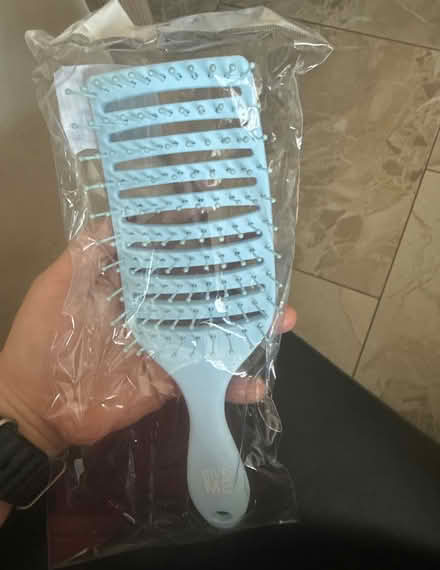 Photo of free Hair brush (DE24) #1