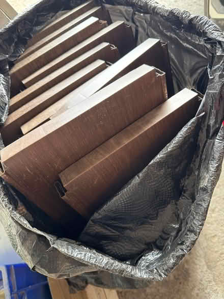 Photo of free Shelves (Orléans) #1