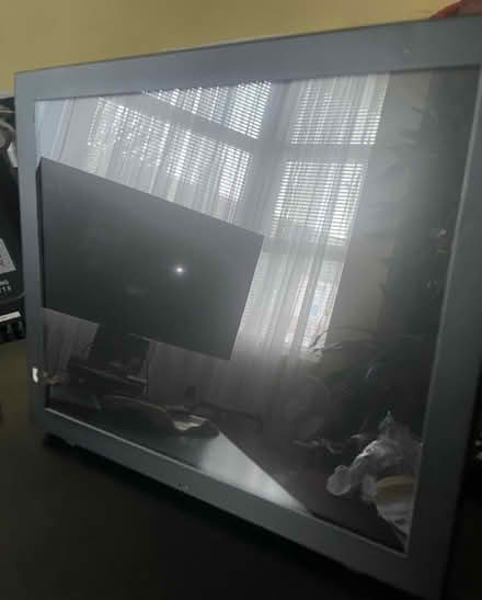 Photo of free Color TFT LCD Monitor (Southall UB2) #2