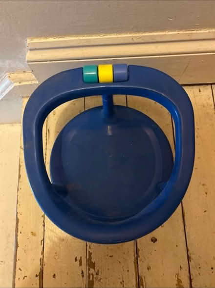 Photo of free Baby bath seat (HP1 Hemel Hempstead) #1