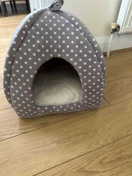 Photo of free Cat bed (Ilford) #1
