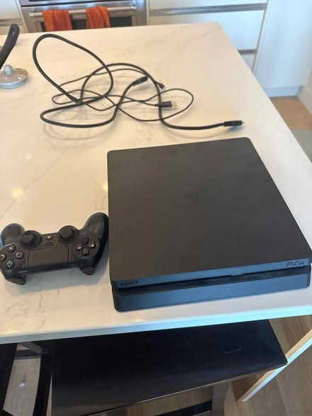 Photo of free PS4 cd rom not fully functional (Johnson St Downtown) #1