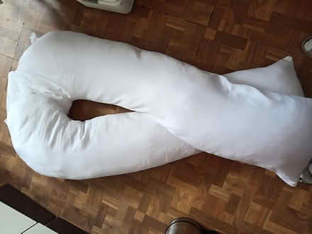Photo of free U shaper pillow (Lightwater GU18) #3