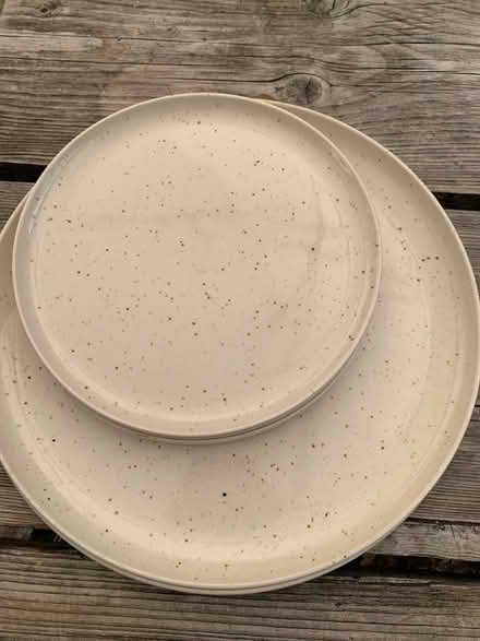 Photo of free Habitat plates (Letchworth SG6) #1