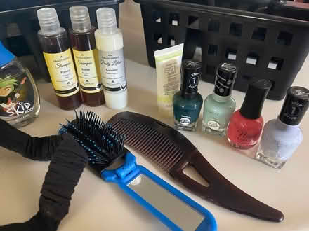 Photo of free Small Bathroom declutter (El Sobrante) #2