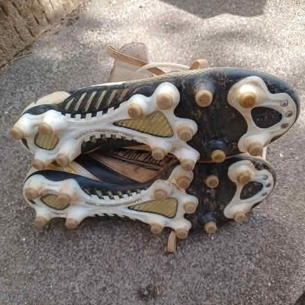 Photo of free Umbro football boots - UK 8.5 (Corsham SN13) #2