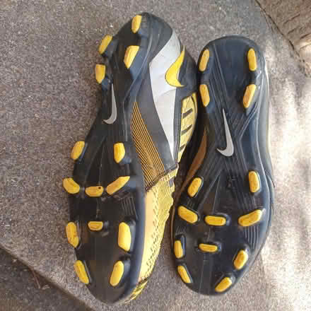Photo of free Football boots - UK size 9 (Corsham SN13) #2