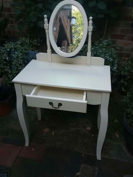 Photo of free Dressing table with mirror. (Wrenbury CW5) #2