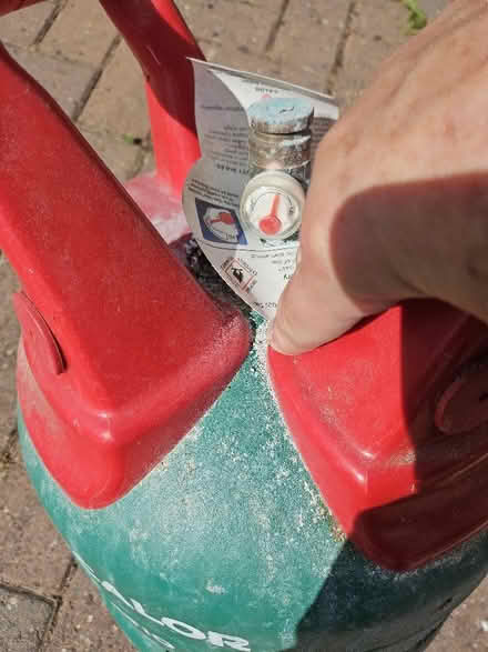 Photo of free Gas cylinder seems to have some still.in it. (Malvern WR14) #2