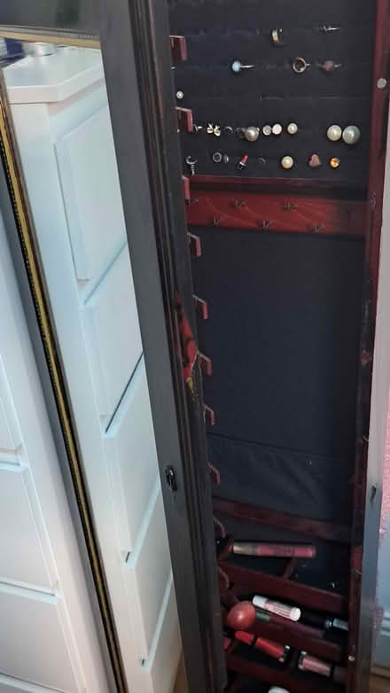 Photo of free Standing Mirror (Southwark) #3