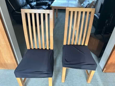 Photo of free Extendable table and 4 chair (Ruislip HA4) #2