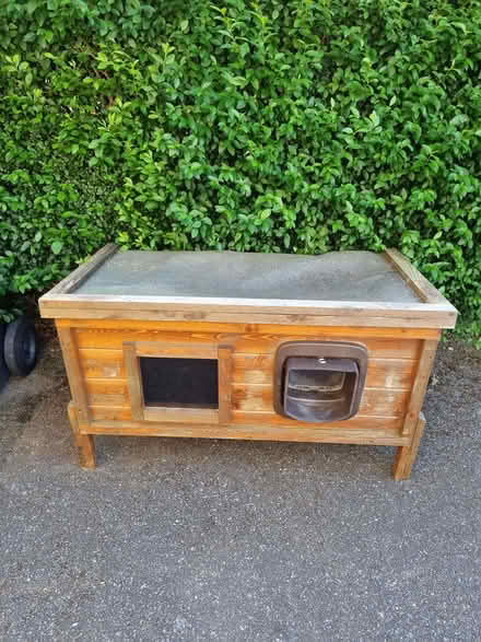 Photo of free Outdoor cat kennel (Kirklees HD9) #1