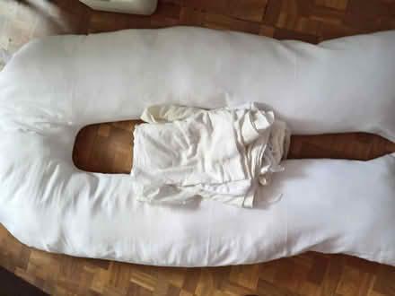 Photo of free U shaper pillow (Lightwater GU18) #2