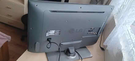 Photo of free LG TV - Not showing pictures (Rakegate Estate WV10) #2