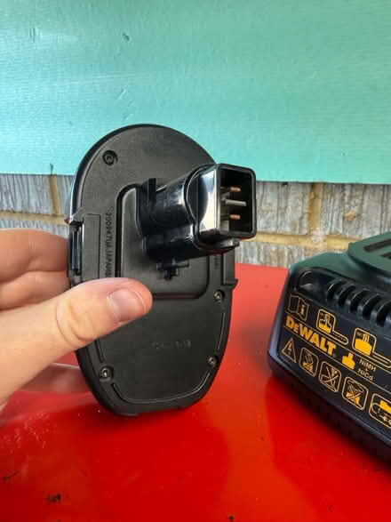 Photo of free DeWalt 18v batteries/charger/case (Cheam, SM3) #2