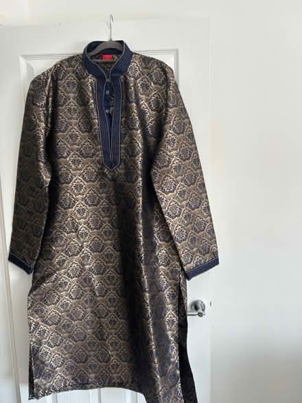 Photo of free Sherwani- Indian traditional dress (Alwoodley) #1