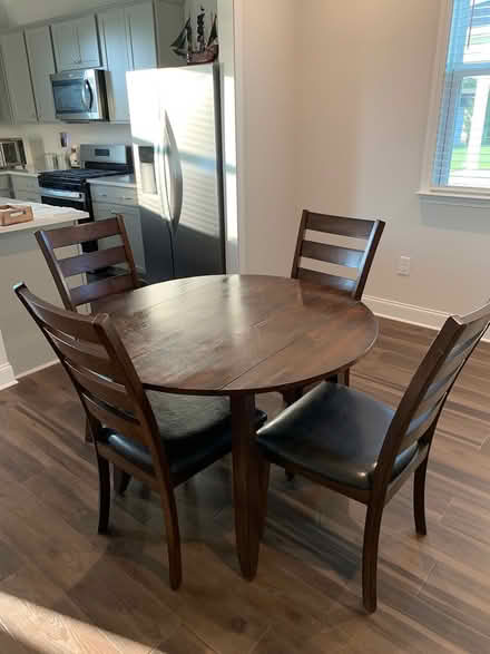 Photo of free table set and coffee table (Griffin Georgia) #1
