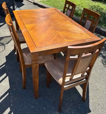 Photo of free Kitchen / Dining Room table set (Belford) #1