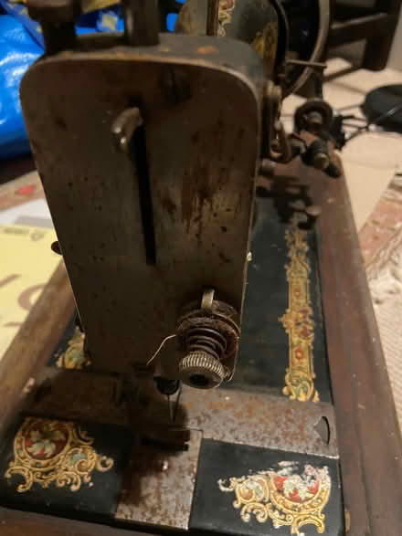 Photo of free Antique sewing machine (Blackford EH9) #4