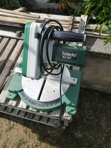 Photo of free Mitre saw (LU1. Caddington) #1