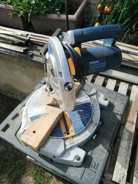 Photo of free Electric mitre saw (LU1. Caddington) #1