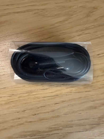 Photo of free Samsung Phone Headphones with Mic - unopened (Seer Green HP9) #2