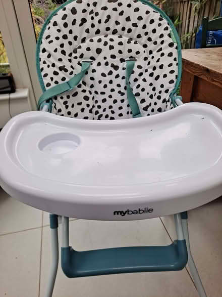 Photo of free highchair for a baby up to 15 kg in weight (Walton Manor OX2) #1