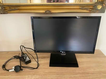 Photo of free LG monitor 22” (Braintree, Great Notley, CM77) #1