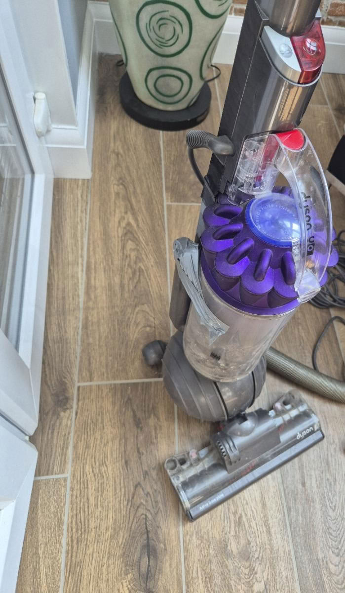Free: Dyson DC 40 for parts (Sharrow S11) - Sheffield Freegle