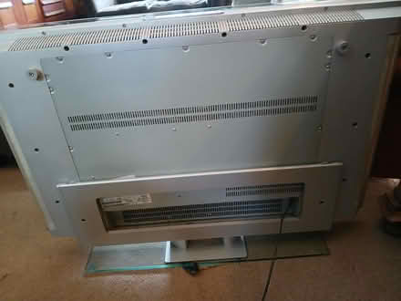 Photo of free 32" Philips TV (Woolverton BA2) #4