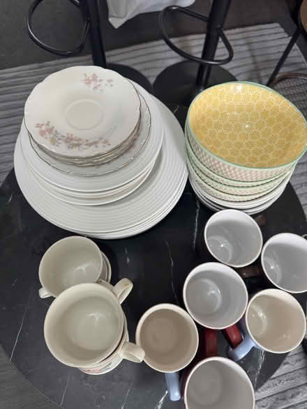 Photo of free A selection of dinnerware (Treeton S60) #4