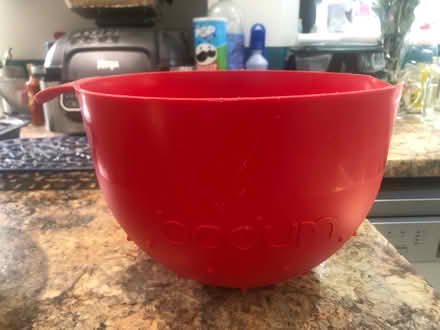 Photo of free Large deep plastic bowl with handle and lip (Shephall SG2) #1