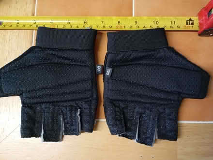 Photo of free Cycling gloves (Slade Green DA8) #2
