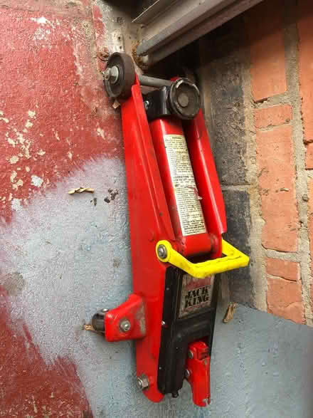 Photo of free Trolley Jack (Radcliffe on Trent, NG12) #2
