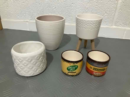 Photo of free 5 Ceramic Plant Pots (Strawberry Hill TW2) #1