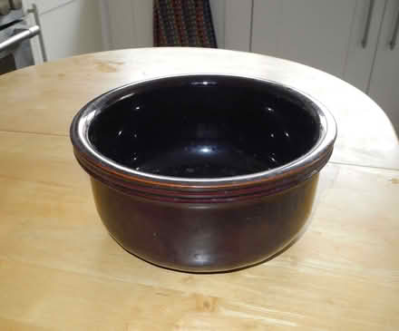 Photo of free slow-cooker / mixing bowl (Whitehill SG4) #1