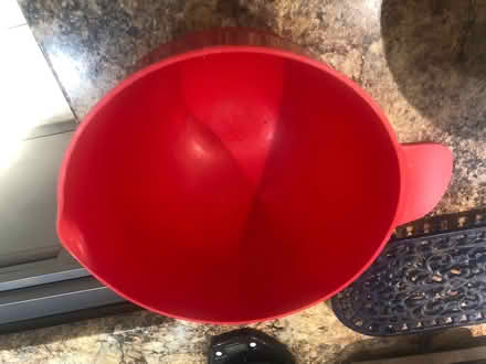 Photo of free Large deep plastic bowl with handle and lip (Shephall SG2) #2
