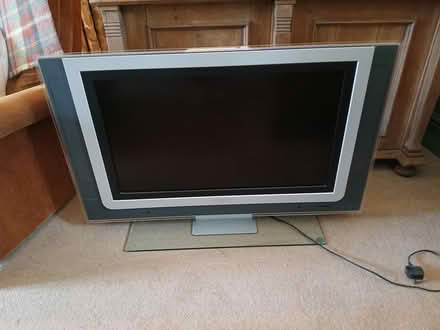 Photo of free 32" Philips TV (Woolverton BA2) #1