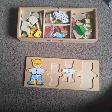 Photo of free Wooden Bear family puzzle (Wickford SS12) #1