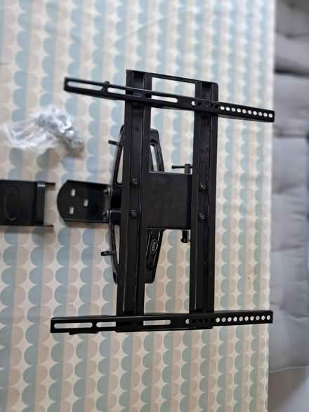 Photo of free TV Wall Mount (Sevenoaks, TN13) #1