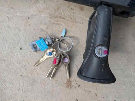 Photo of free Halfords Bike rack for roof of car (Eastwood SS9) #2