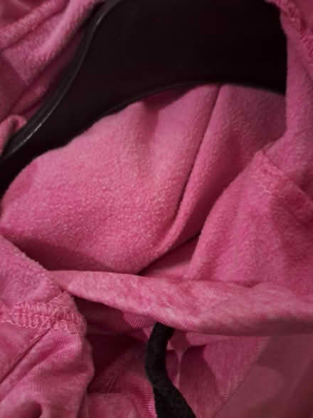 Photo of free Pink workout top (Weybridge KT13) #3