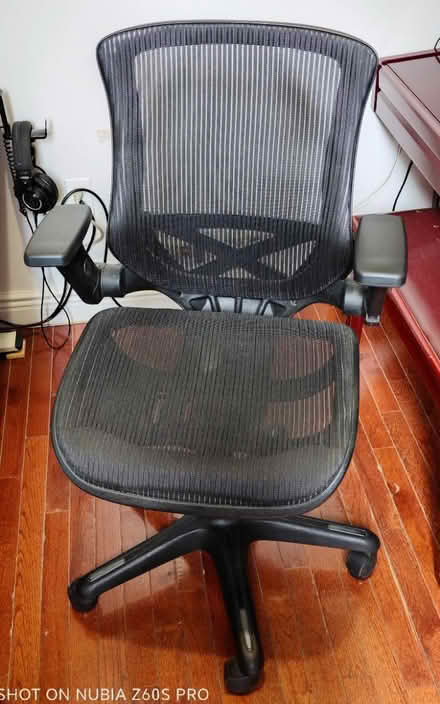 Photo of free Ergonomic Office Chair (Washington Heights) #1